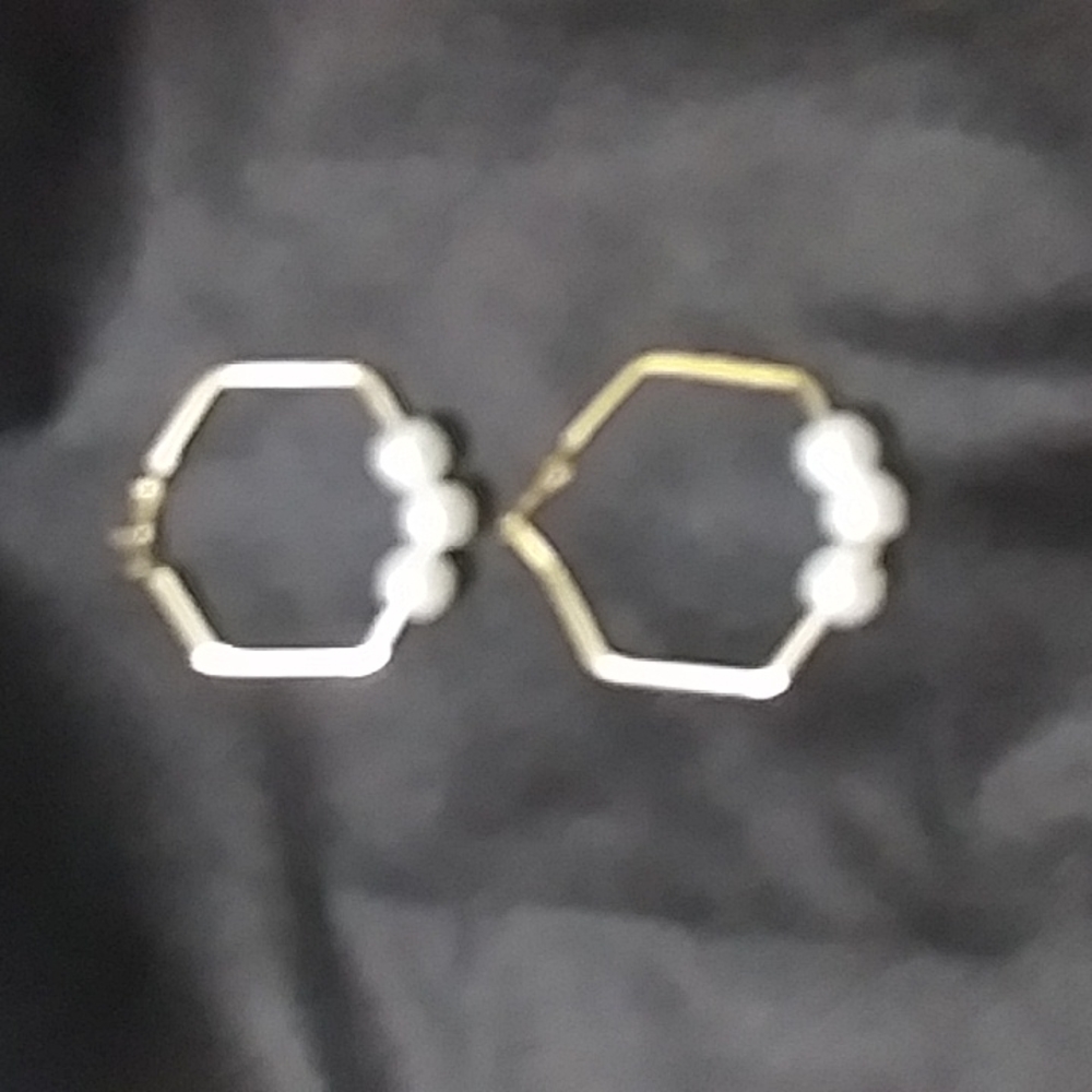 Earring - Picture 5 of 5